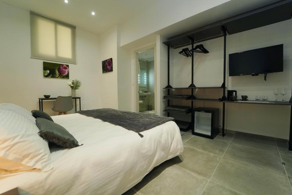 Private Rooms With Bathroom In Valletta Exterior photo