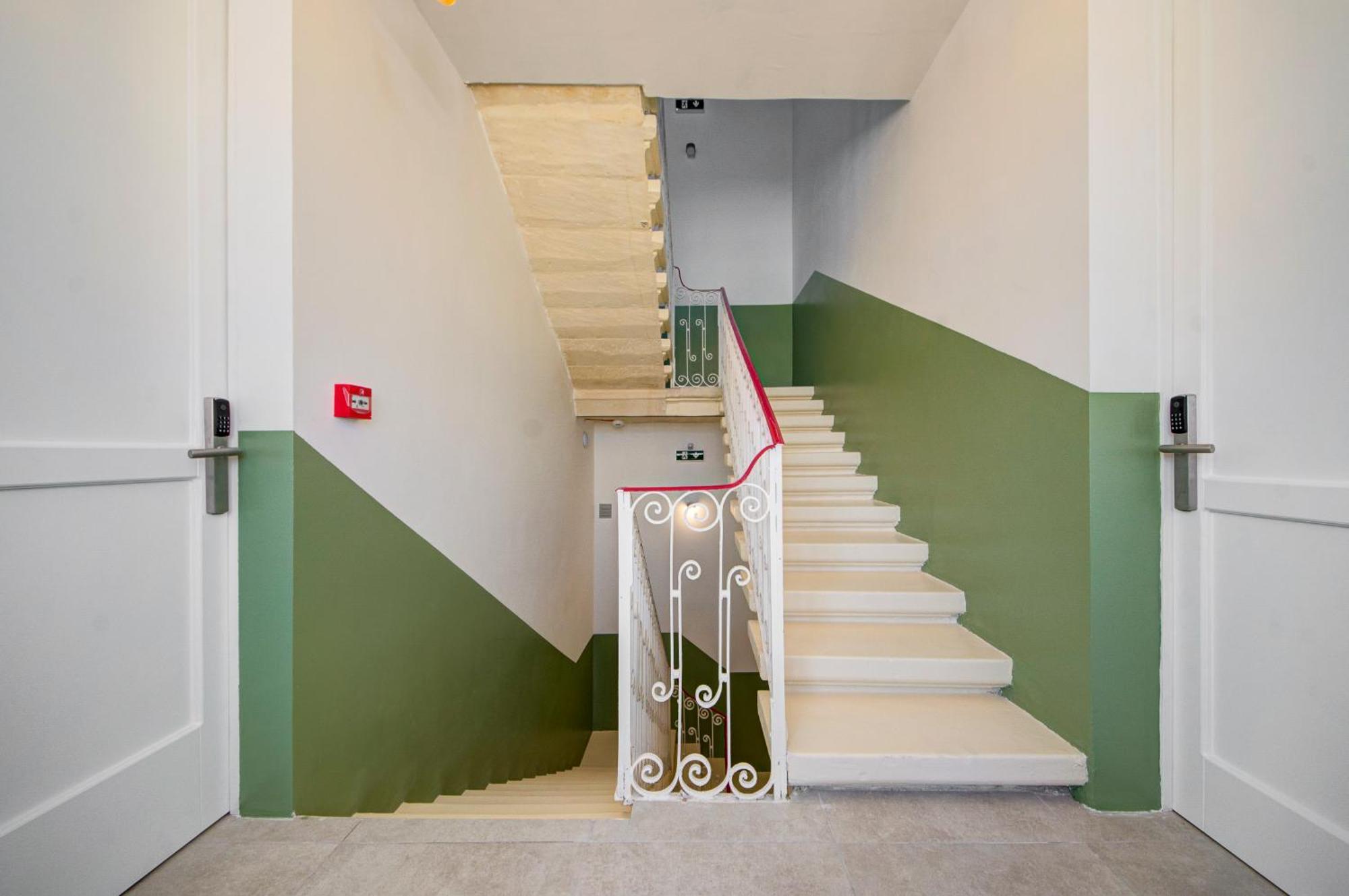Private Rooms With Bathroom In Valletta Exterior photo